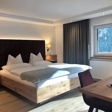 Hotel Garni - - - Kappl (Landeck)