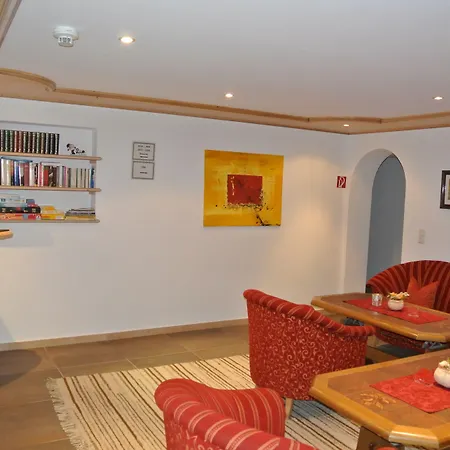 Garni - - - 卡普尔