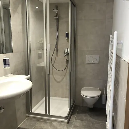 Garni - - - Hotel