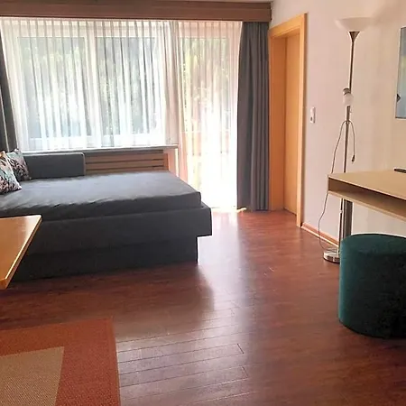Garni - - - 3*