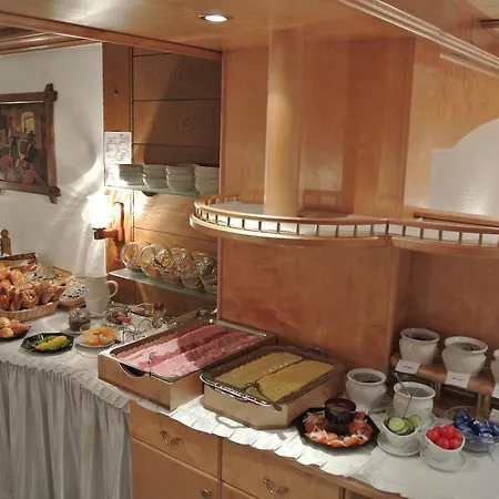 酒店 Garni - - - 3*