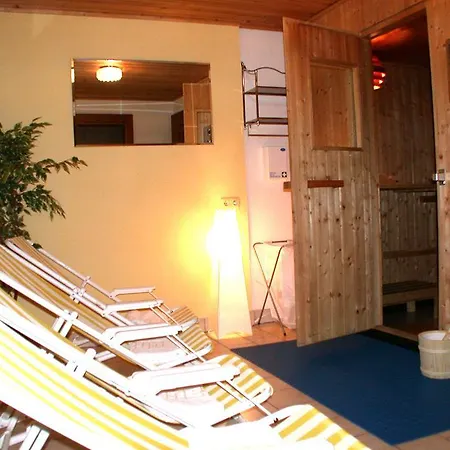 Hotel Garni - - - 2*