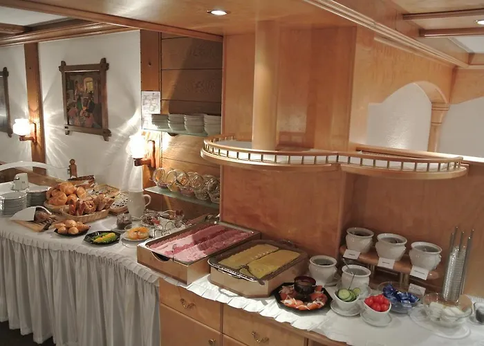 Ξενοδοχείο Garni - - - 3*