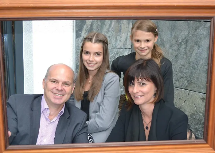 Garni - - - فندق