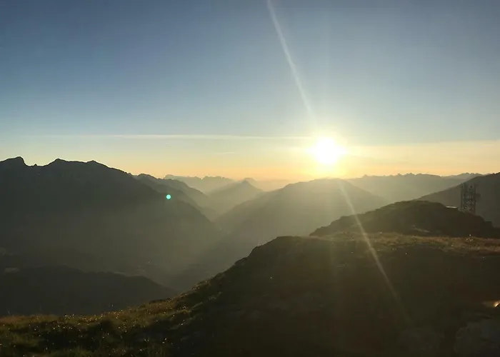 Garni - - - فندق