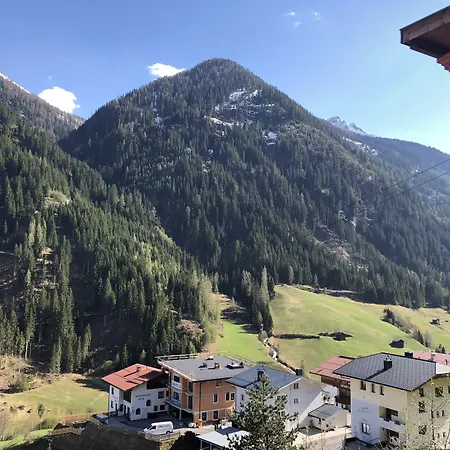 Garni - - - 호텔 3*